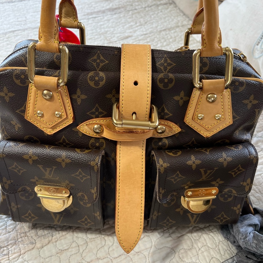 Authentic Louis Vuitton GM Manhattan.